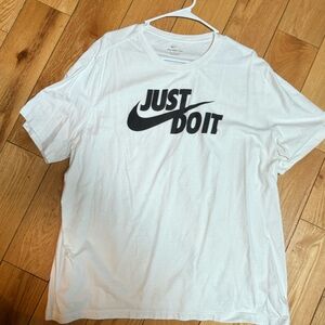 Nike Men’s Tshirt